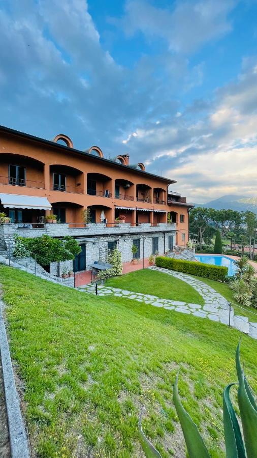 Lake View, Swimming Pool, Tennis Court And Private Parking 메체그라 외부 사진